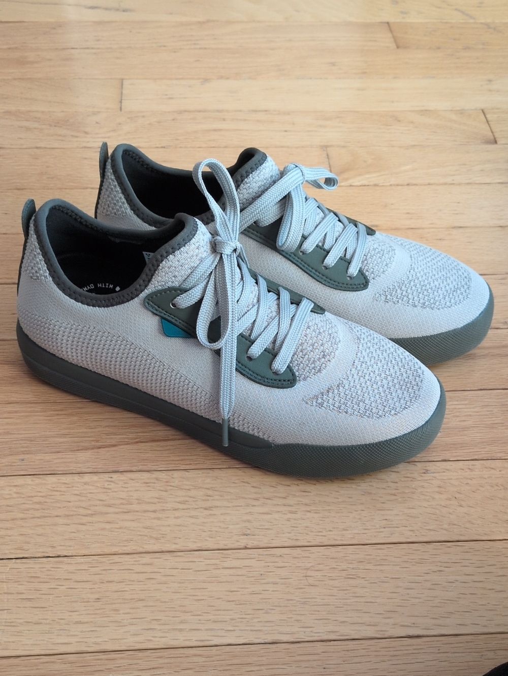 Vessi Weekend Travel Commuting Waterproof Shoes Size 9